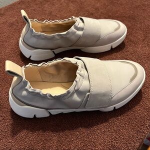 Clarks womens USA size 10 single strap unique lightweight loafers